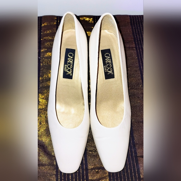 Caressa East size10M Style Oakley Square Toe Off White Vintage Pumps Chunky Heel - Picture 15 of 16